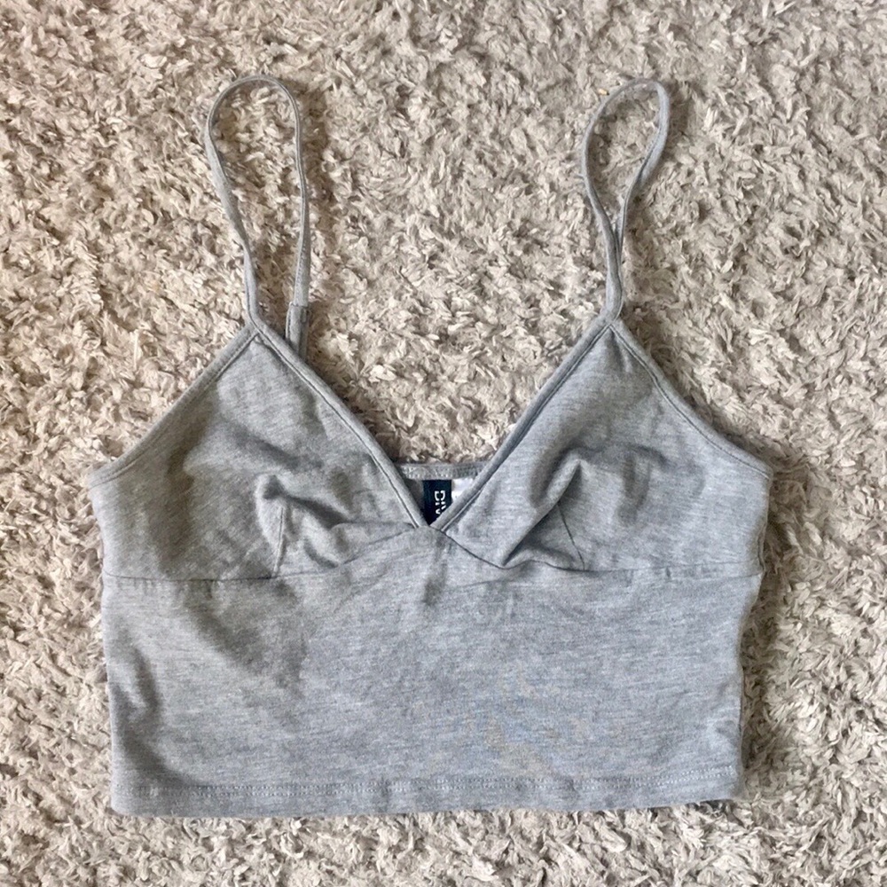 Grey cropped tank top